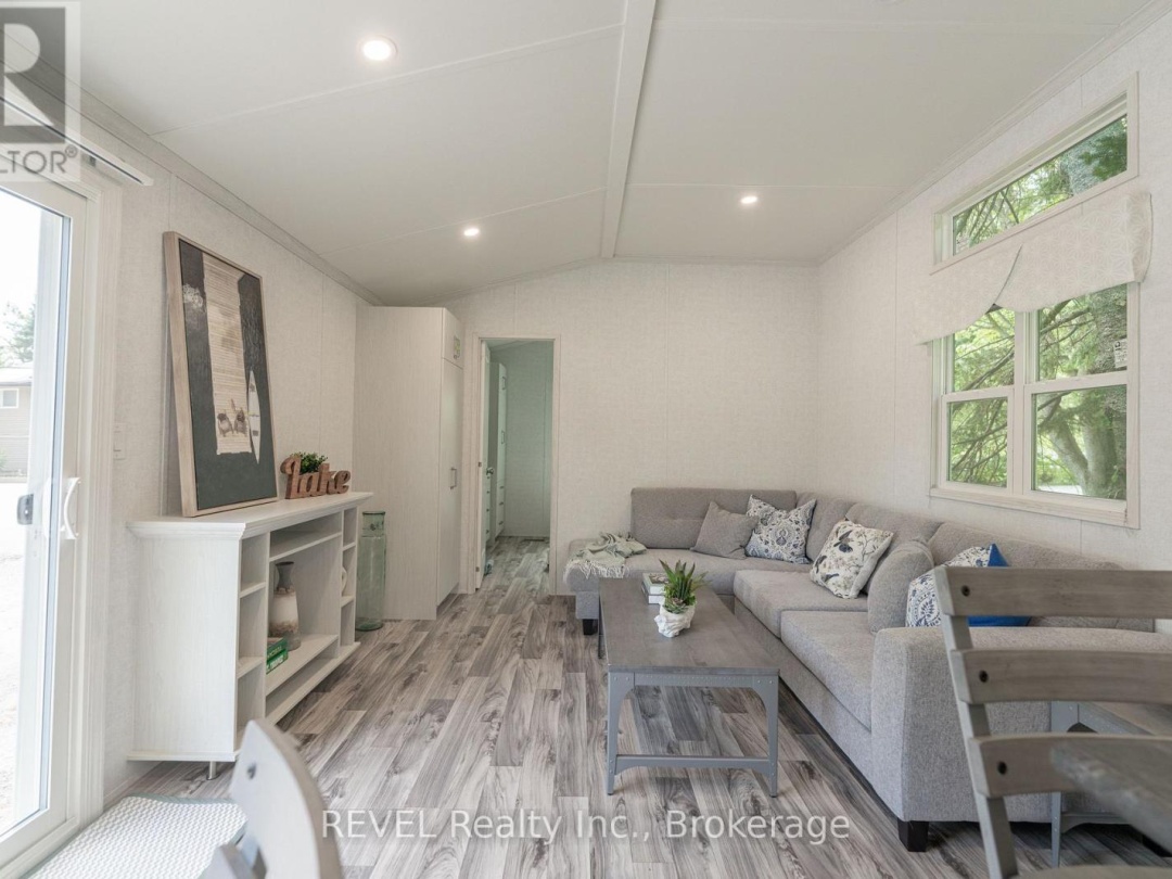 B56 - 85 HUTCHINSON BEACH ROAD, 