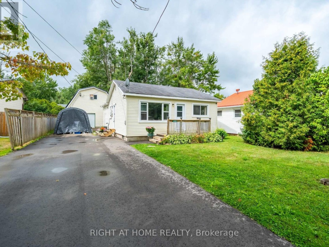 3392 CORONATION AVENUE, 