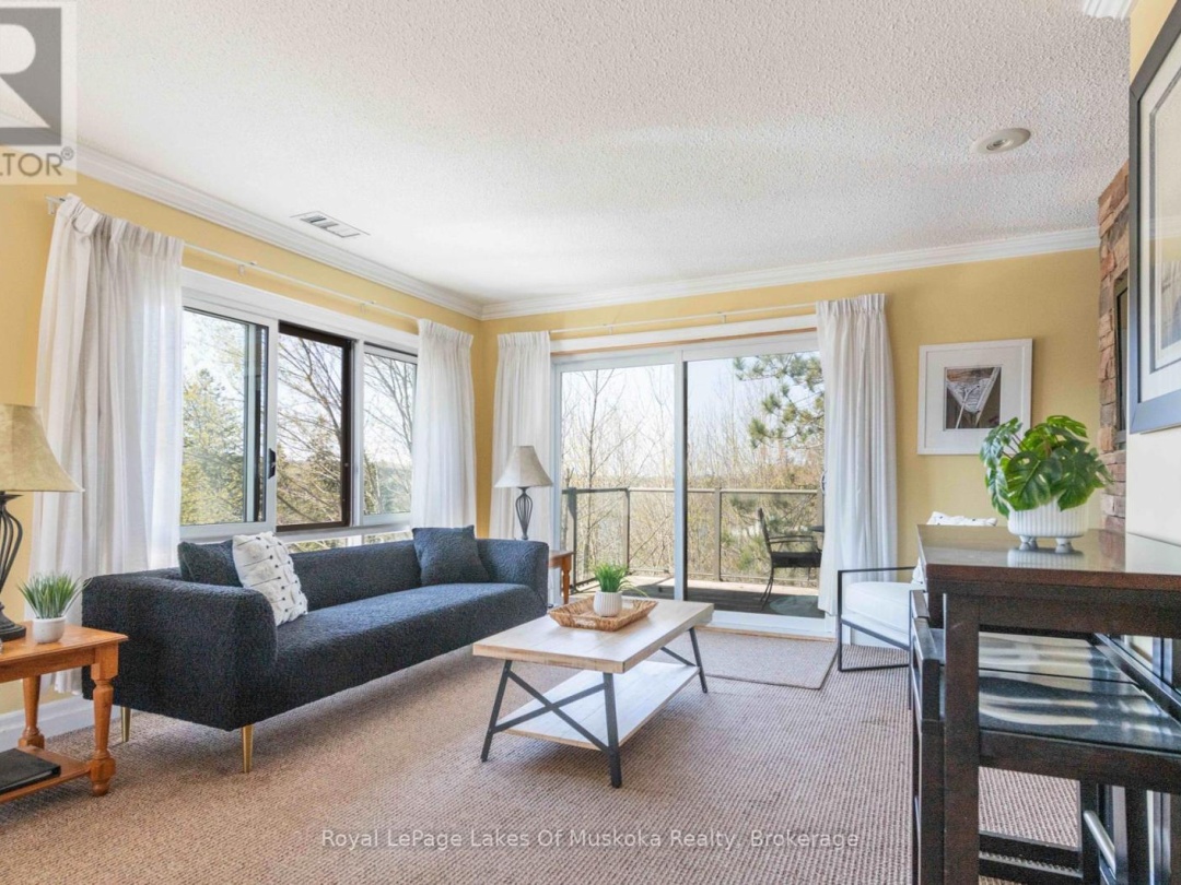301 - 29 DEERHURST TENNISVIEW DRIVE, 
