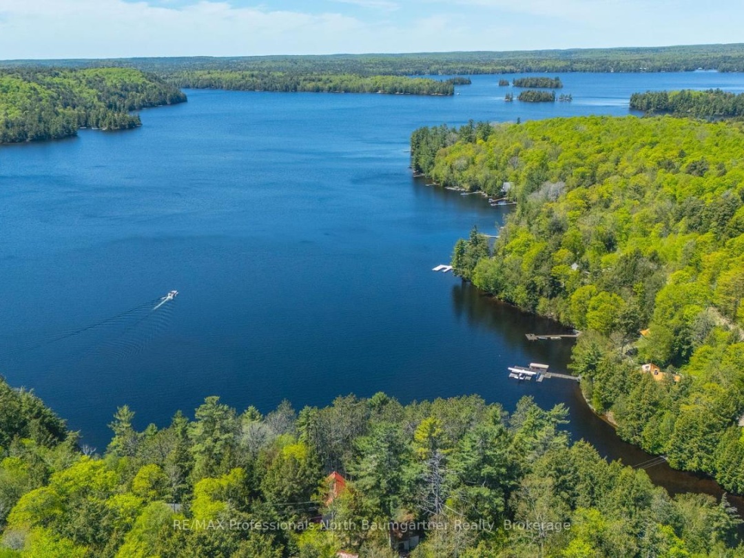 2766 Wilkinson Road, Kennisis Lake