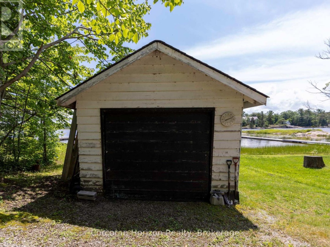 68 Wolverine Beach Rd, Georgian Bay