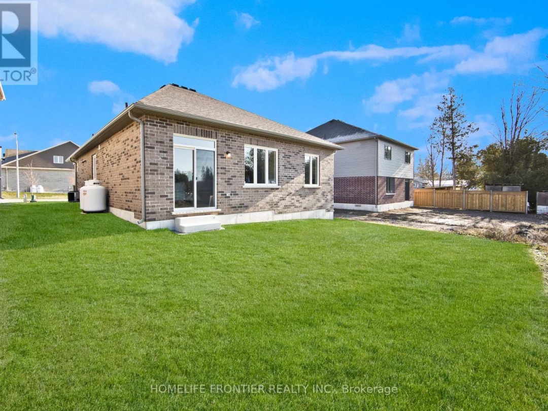 11 SPRUCESIDE DRIVE, 