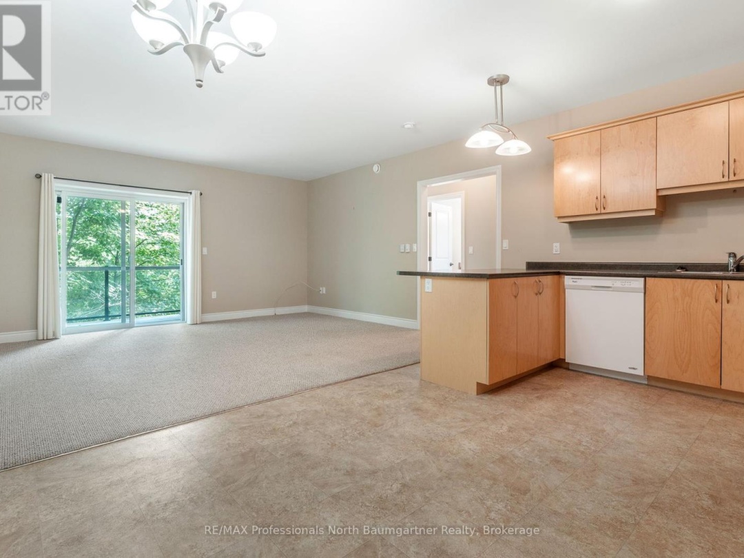 208 - 4 LAKE AVENUE, 