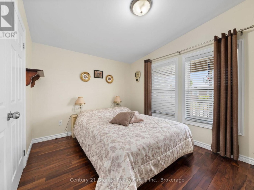 58 CREEKSIDE CIRCLE, 