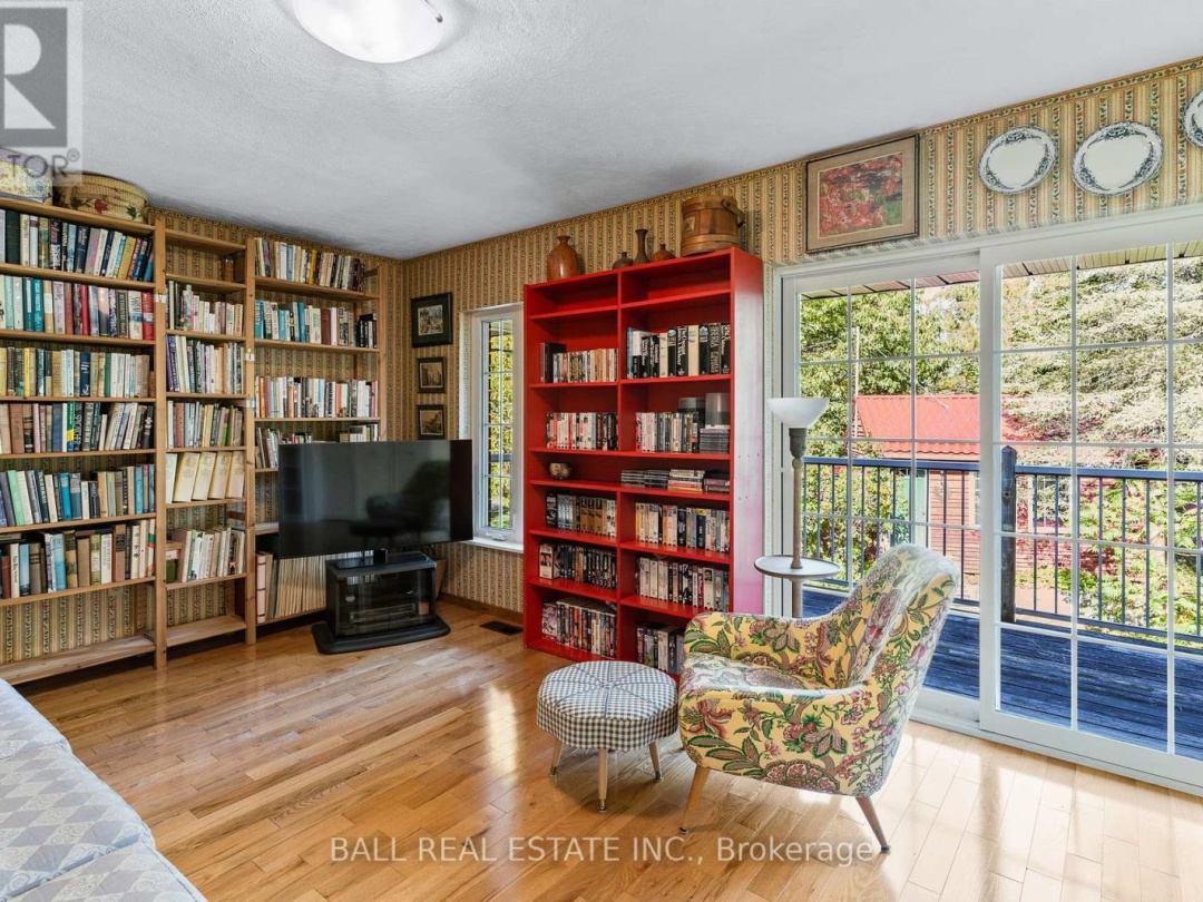849 COUNTY RD 49, 
