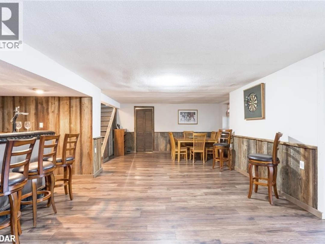 7817 OAKRIDGE Drive, 