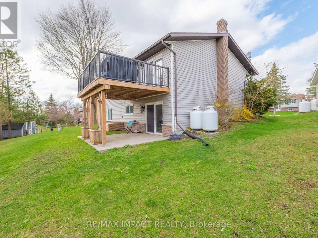 10 CEDARTREE LANE, 