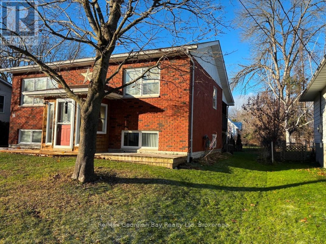 16 COMMUNITY CENTRE DRIVE, 