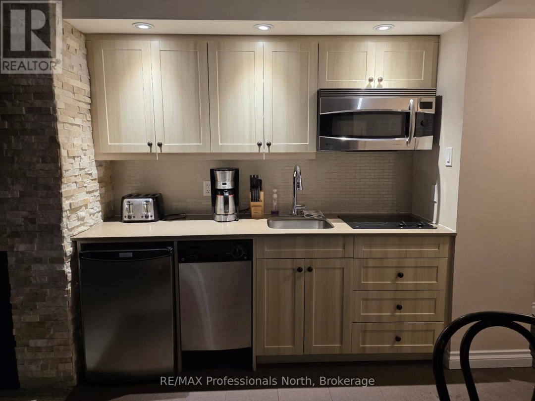 54-207 - 1235 DEERHURST DRIVE, Peninsula Lake