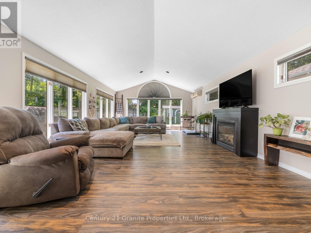 7 TUDHOPE STREET, 