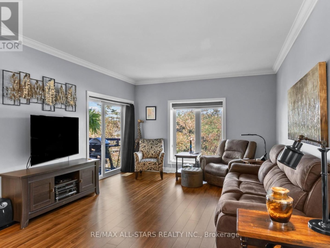 308 - 94 FRANCIS STREET W, 