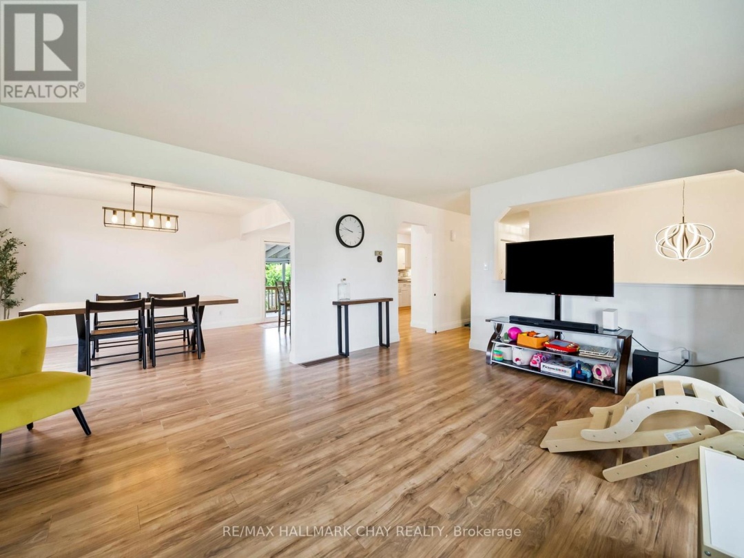 5 DEMONT DRIVE, 