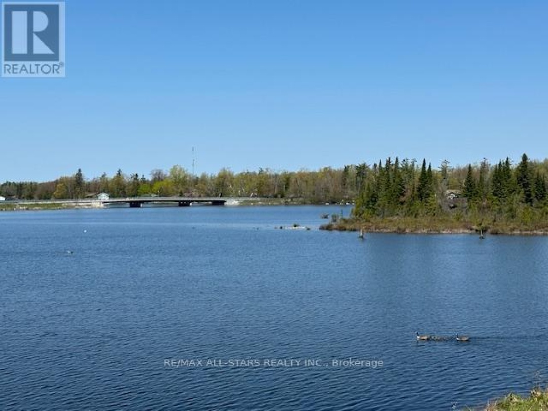 15 Manchester Trail, Sturgeon Lake