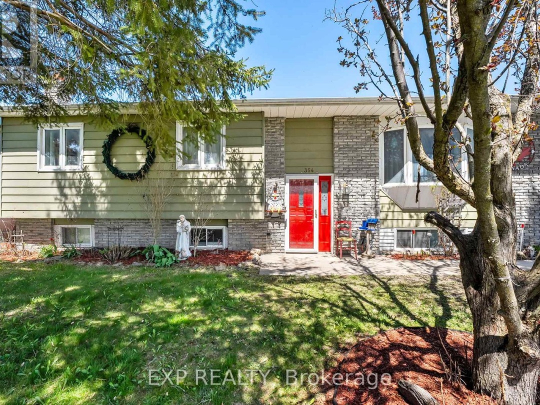 354 LAKELAND CRESCENT, 