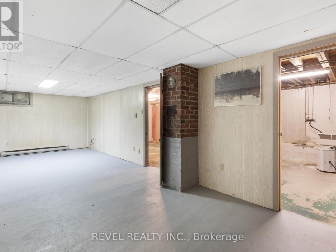 72 KING STREET W, 