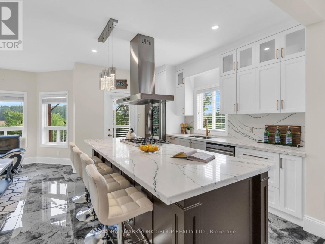 36 BALL AVENUE E, 