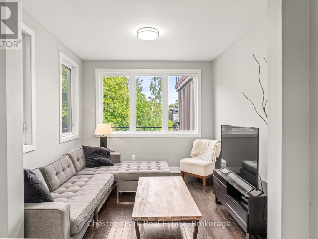 65 ROCKMOUNT CRESCENT, 