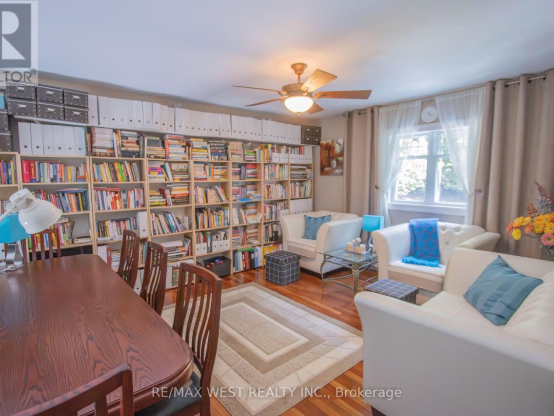 1158 LORNE LANE, 
