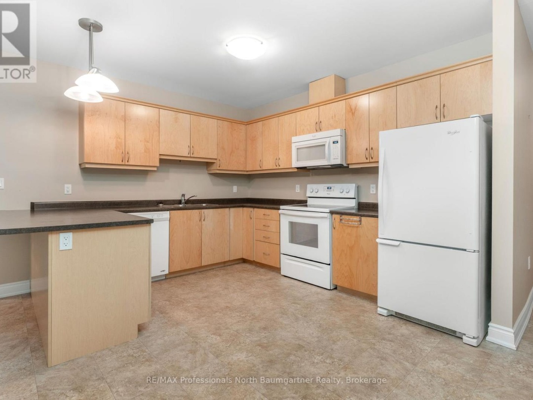 208 - 4 LAKE AVENUE, 