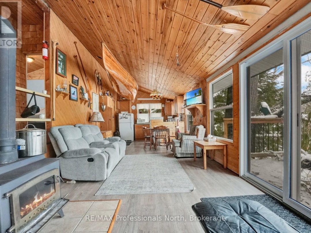 1027 DOW TRAIL, Haliburton Lake