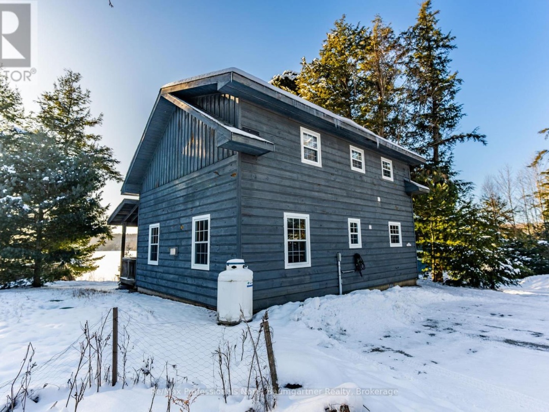 D 1033 Carnegie Lane, Kashagawigamog Lake