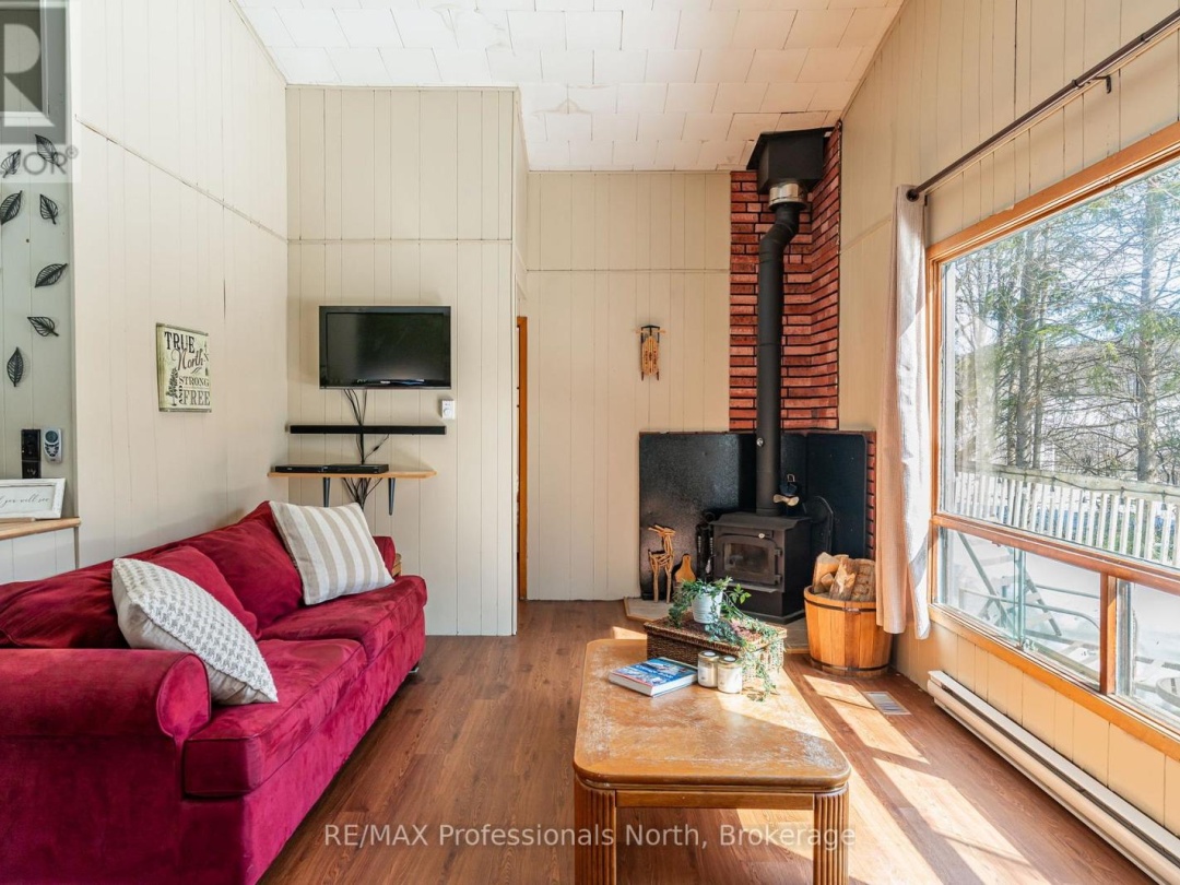 1093 TIFFANY LANE, 
