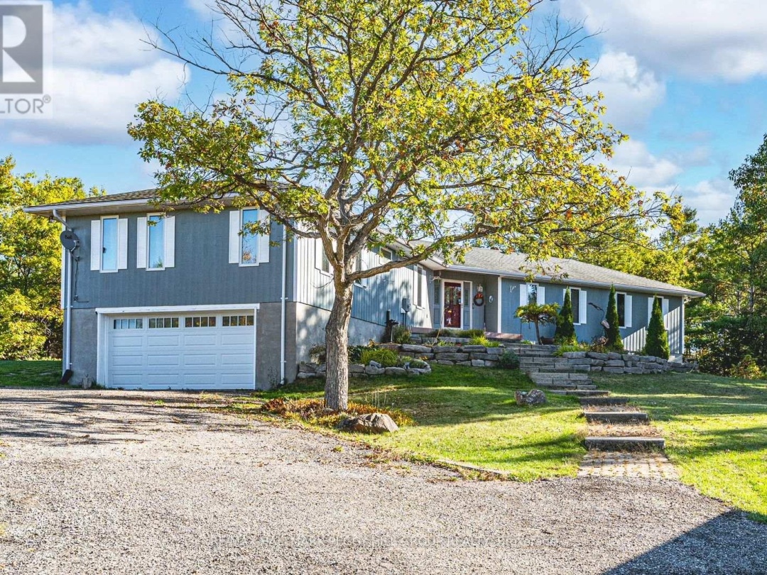 1564 HONEY HARBOUR ROAD, 