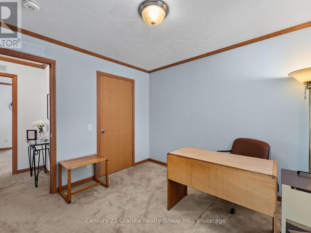 2275 KENNISIS LAKE ROAD, 