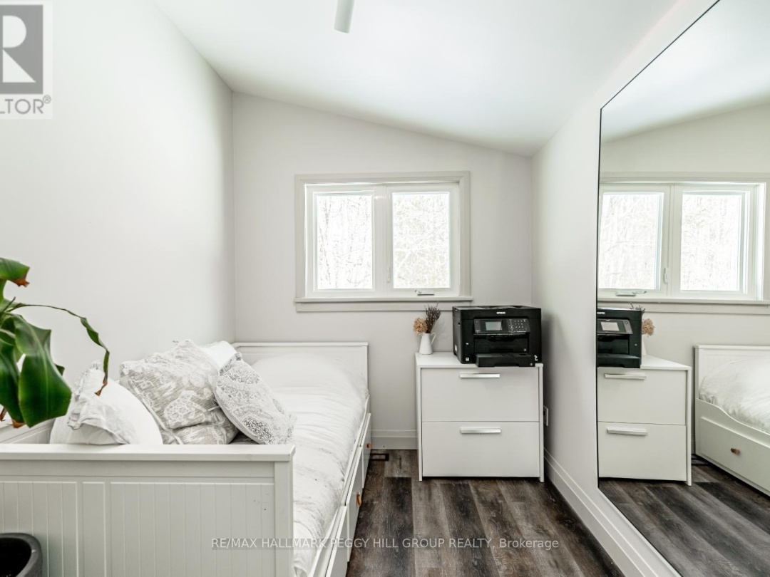 1710 Sandhill Road, Tay
