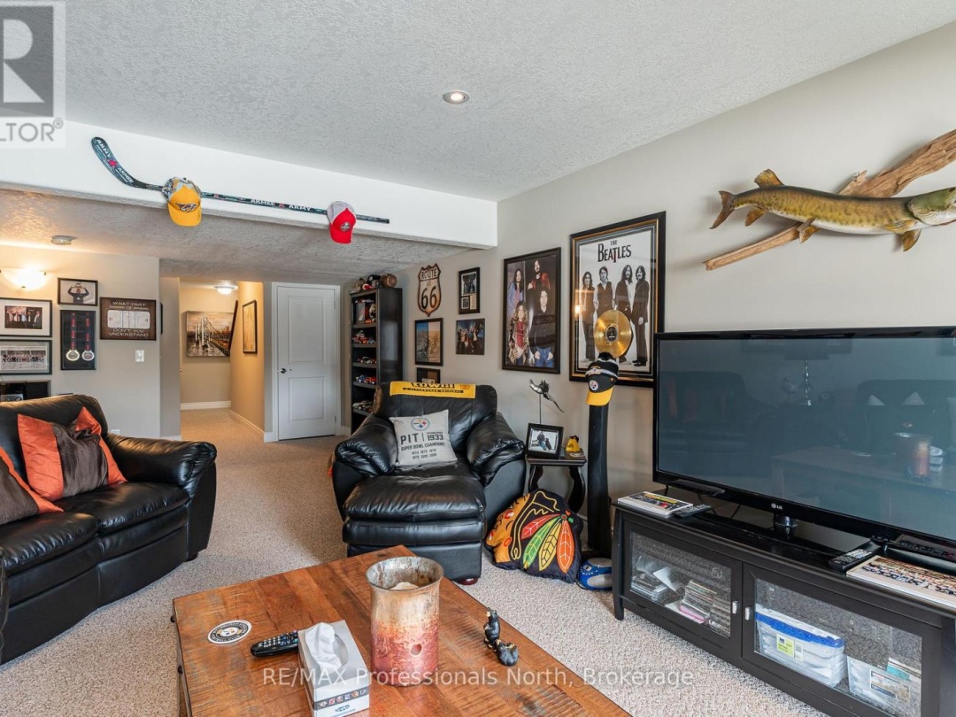 13 68 Webb Circle, Kashagawigamog Lake