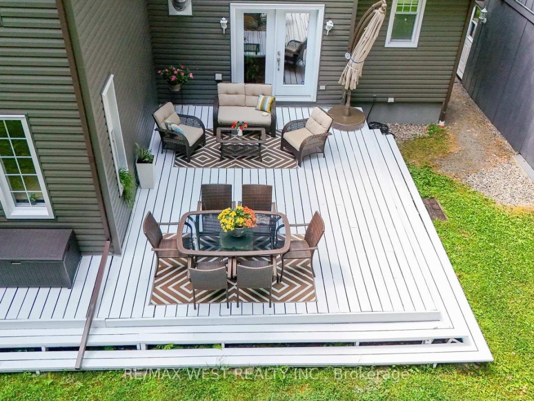 1158 LORNE LANE, 