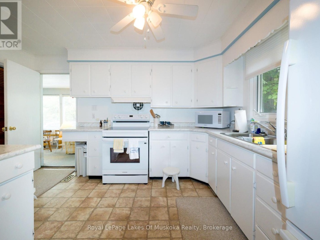 574 RAVENSCLIFFE ROAD, 