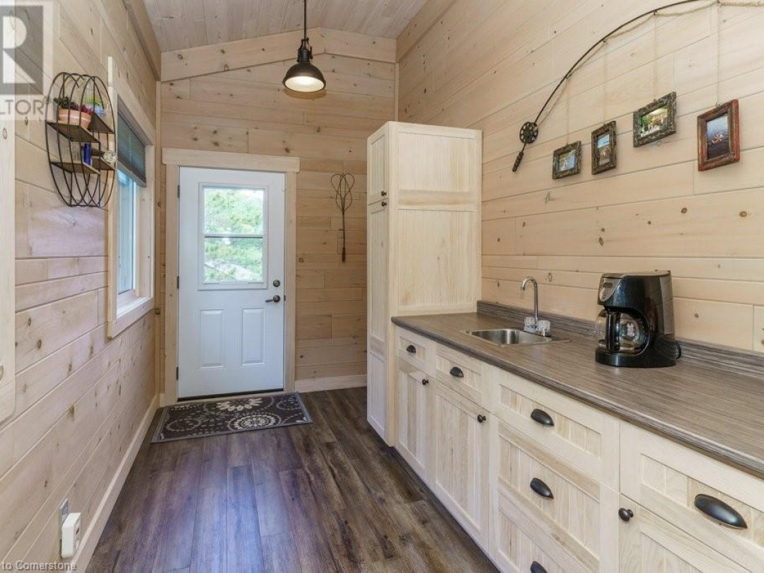 143 South Drive, Lake Vernon