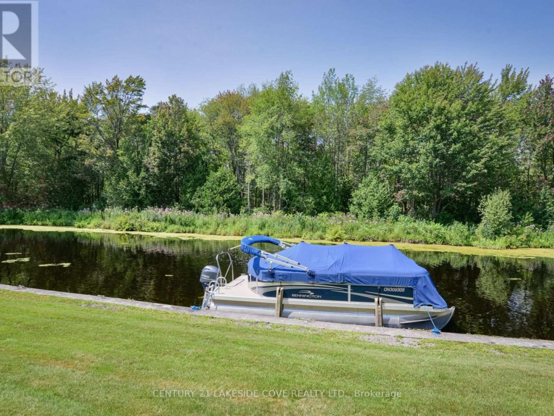 Unit 16 2 Paradise Boulevard W, Lake Simcoe