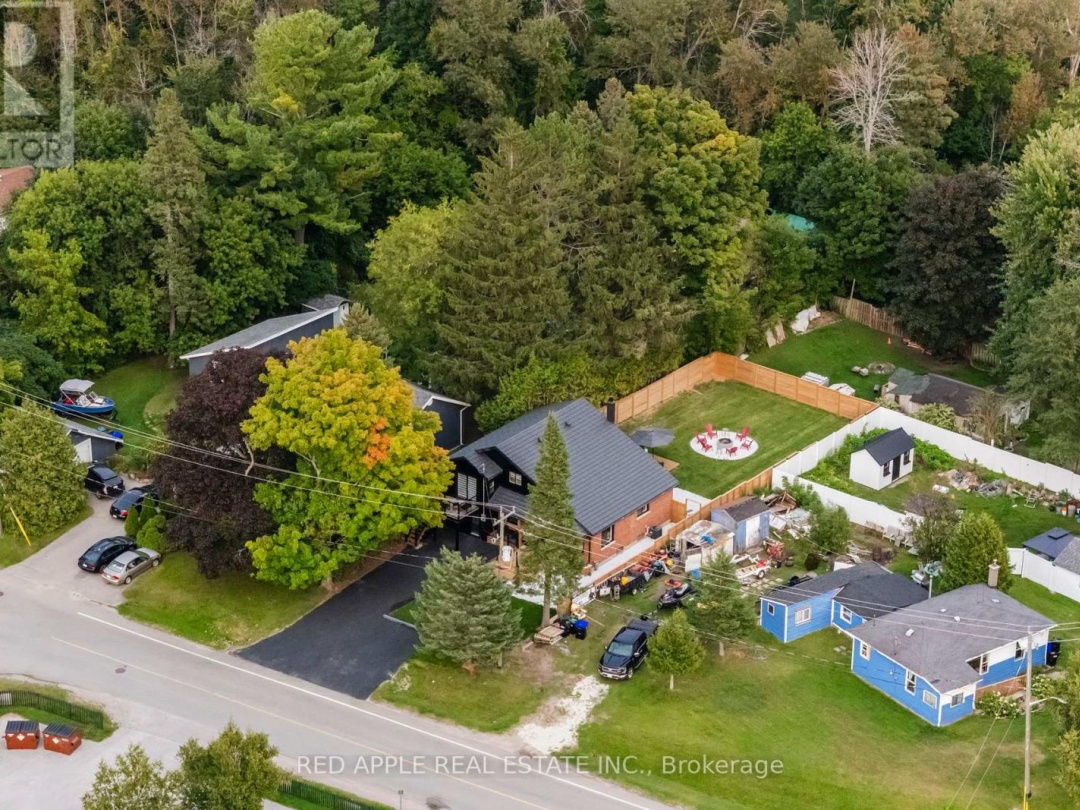 205 Hoyt Avenue, Georgian Bay