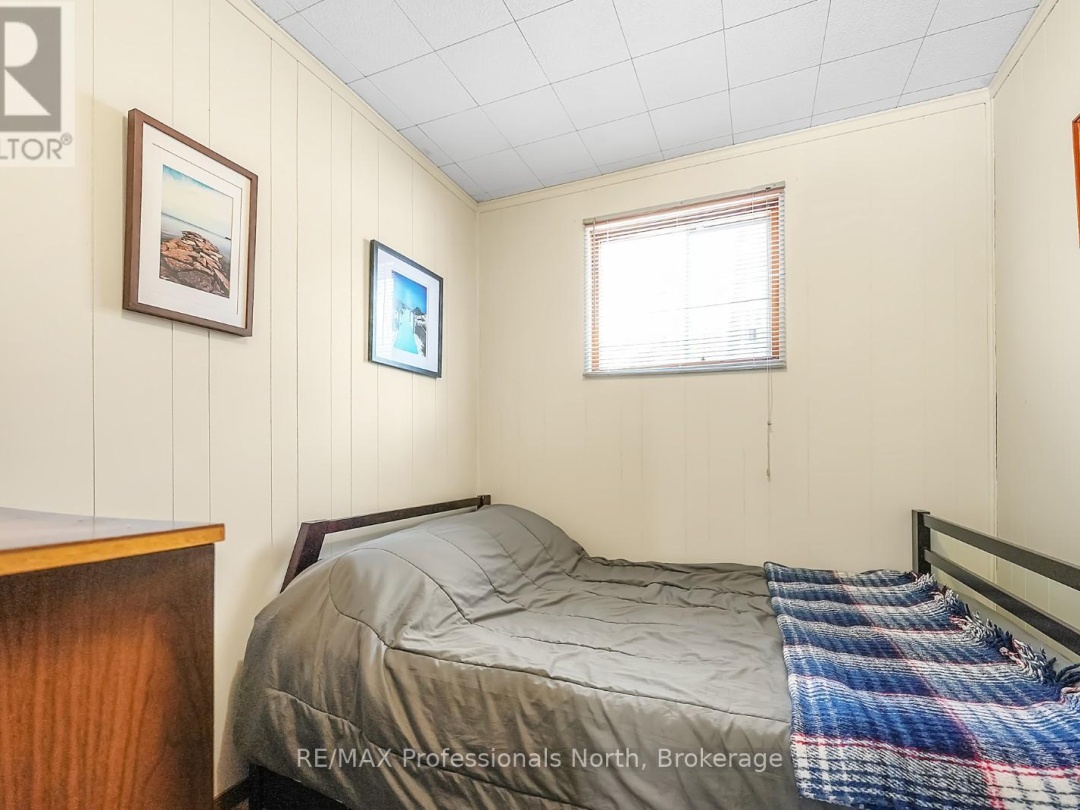 1025 MANITOU ROAD, 