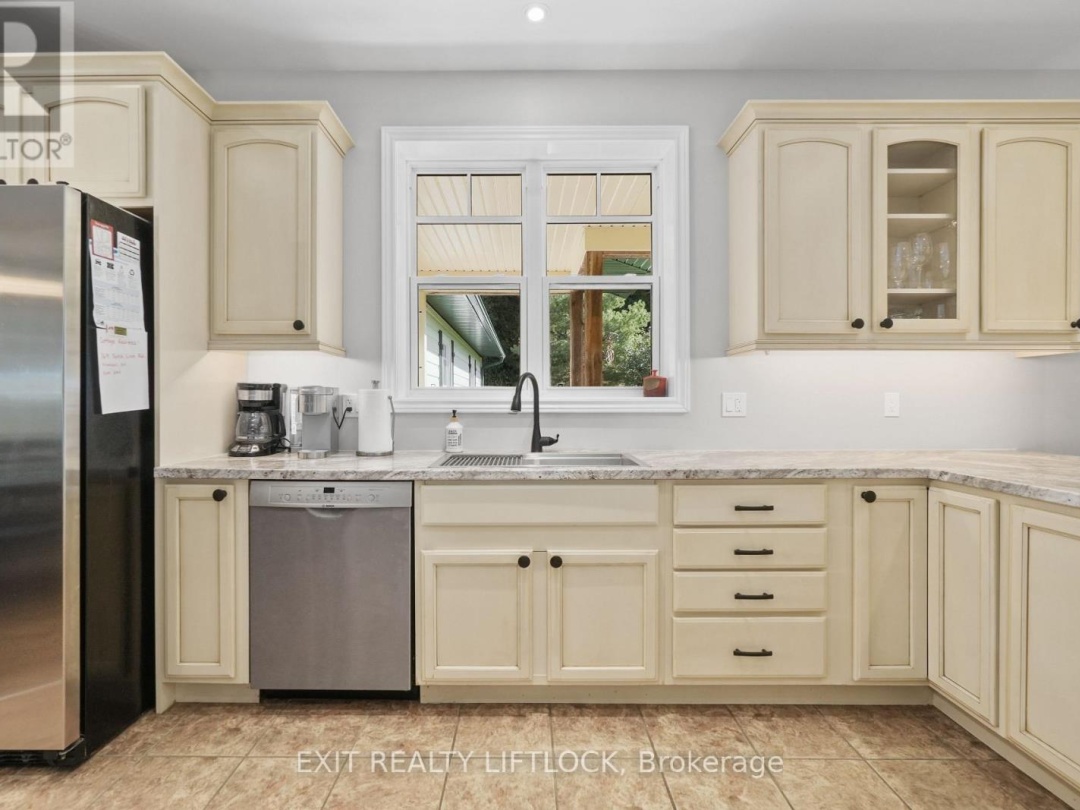 169 Dutch Line Road W, Galway-Cavendish and Harvey