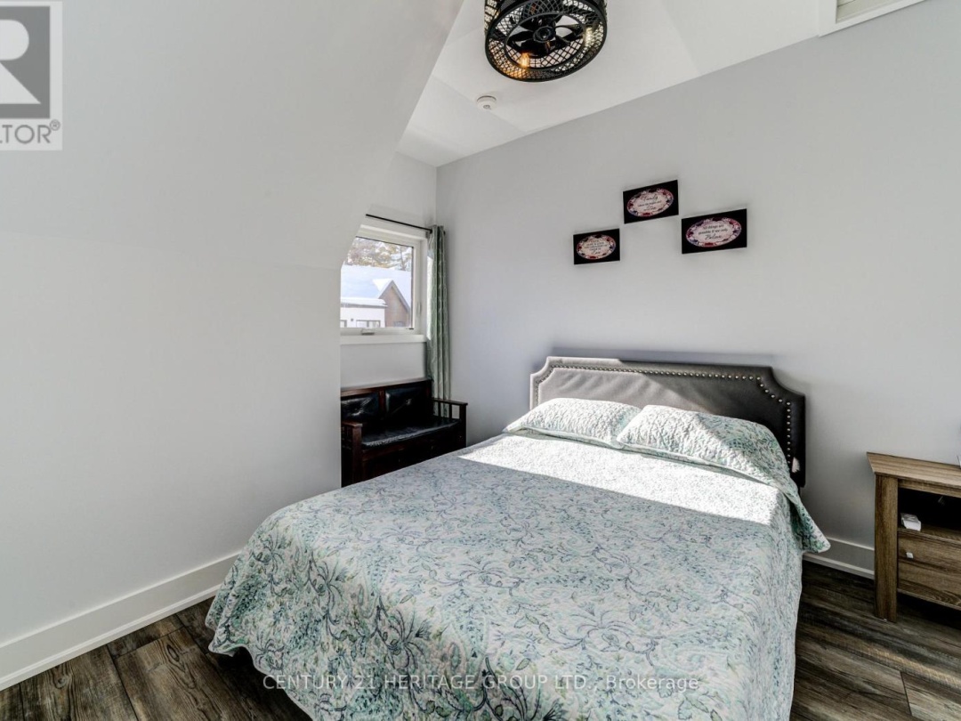 44 Ruby Crescent, Lake Simcoe