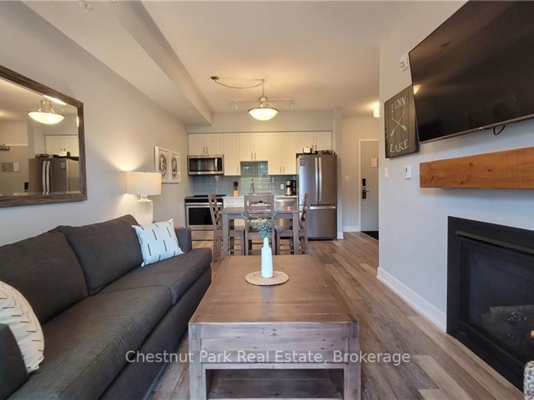 330 - 25 PEN LAKE POINT ROAD, Peninsula Lake