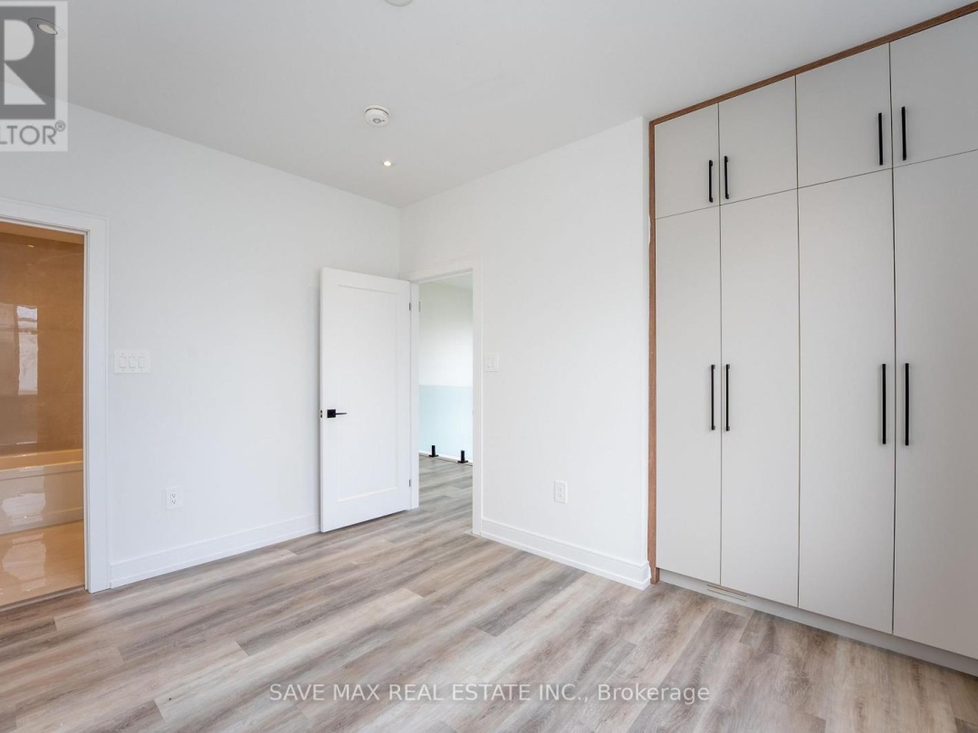 3775 SUNBANK CRESCENT, 