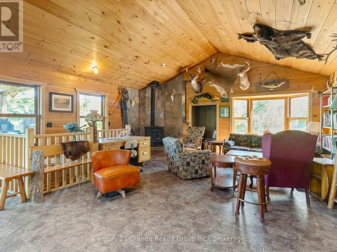 1226 Trapline Trail, Bat Lake