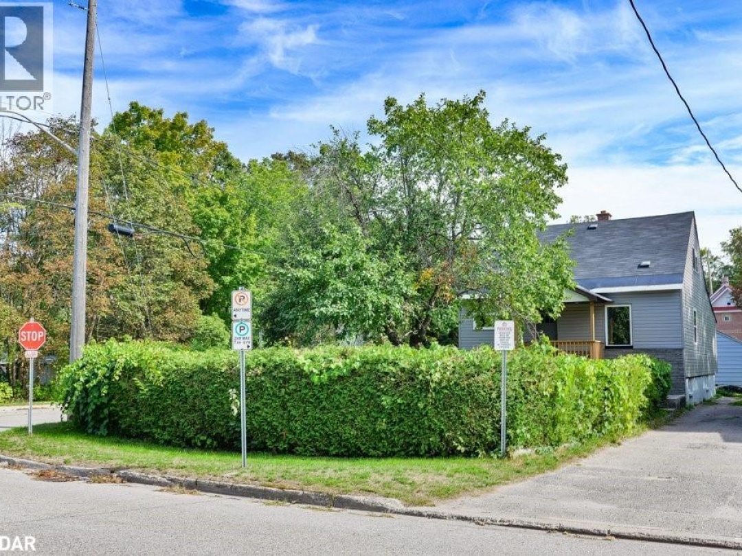 299 MARY Street, 