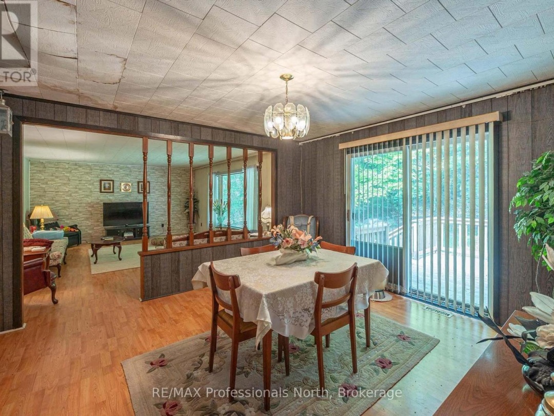 2499 KENNISIS LAKE ROAD, 