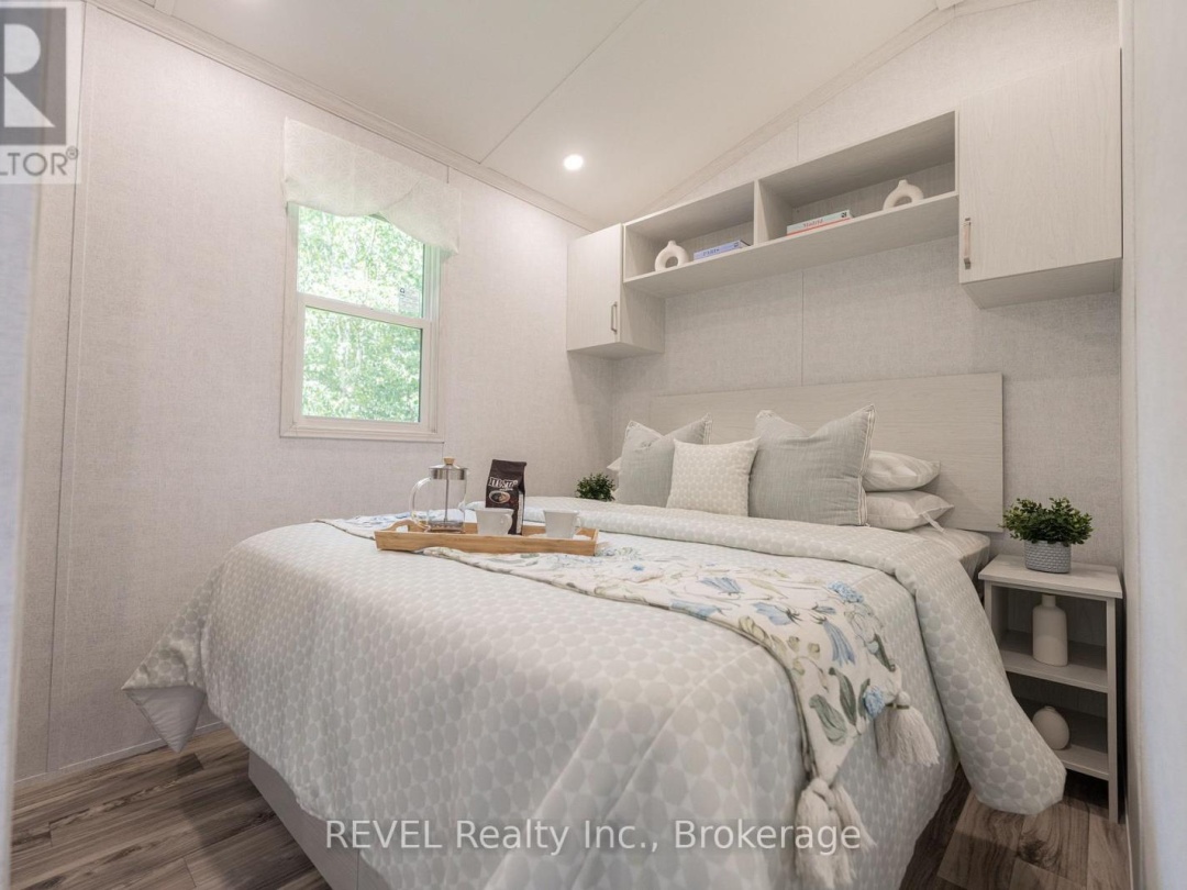 B56 - 85 HUTCHINSON BEACH ROAD, 