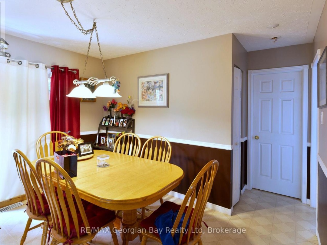 33 ANDERSON CRESCENT, 