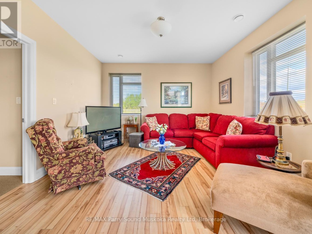 304 20 Silver Birch Court, Parry Sound