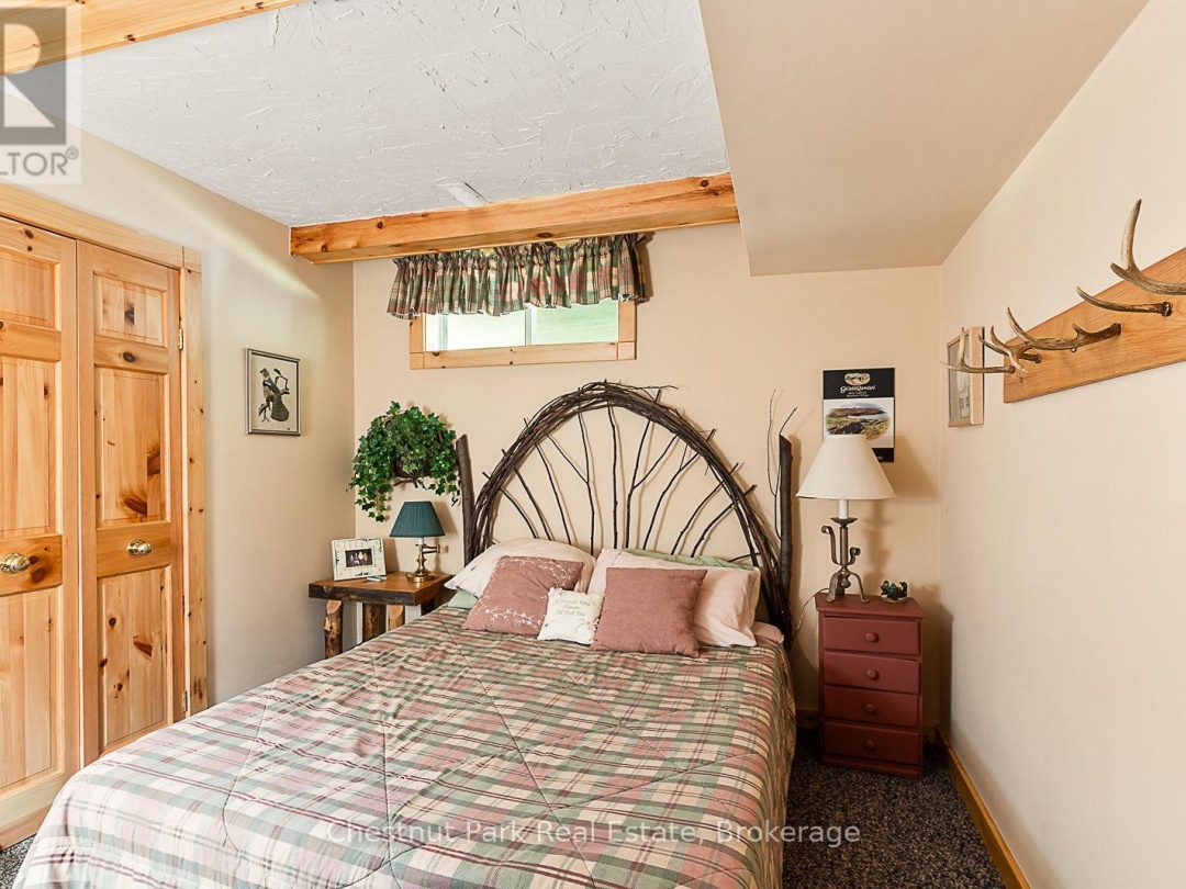 1003 Arnott Lane, Redstone Lake