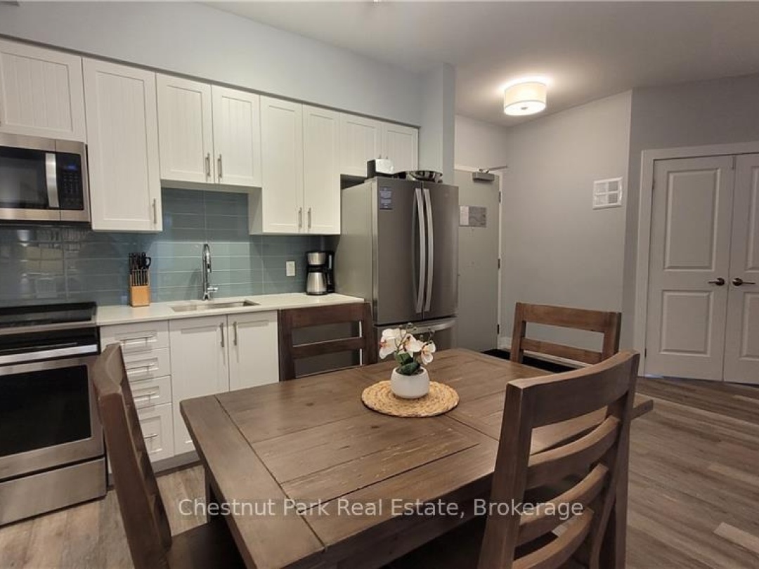 330 - 25 PEN LAKE POINT ROAD, Peninsula Lake
