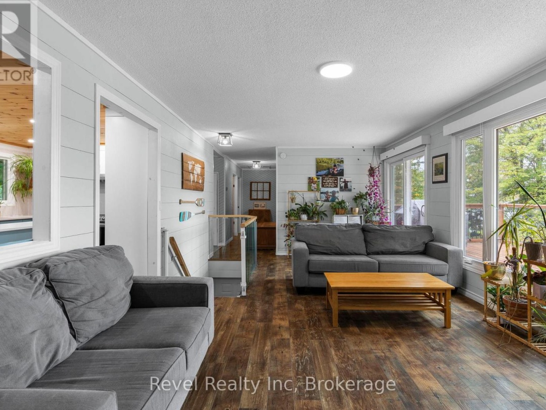 210 BURNETT'S ROAD, Manitouwabing Lake