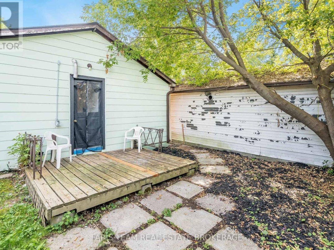 16 WATERSIDE DRIVE, 
